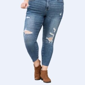 Judy Blue Cordova Mid Rise Medium Blue Size 18W NWT